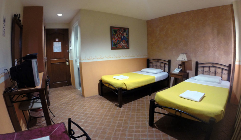 The Mayflower Inn Cebu Екстериор снимка